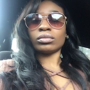 Meet your Posher, Latoya